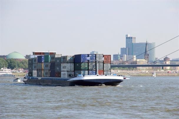 0012 containerschiff 2 vor duesseldorf
